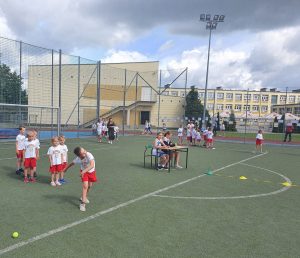 Rzut piłeczką, konkurencja sportowa.
