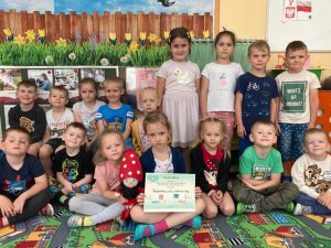 Grupa dzieci uczestnicząca w projekcie edukacyjnym.
