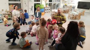 PAN STRAŻAK OPOWIADA O SWOJEJ PRACY