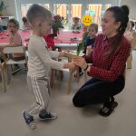 WRĘCZENIE UPOMINKU Z OKAZJI DNIA KOBIET