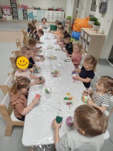 OZDABIANIE PRZEZ DZIECI JAJEK