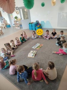 OMÓWIENIE PRZEZ NAUCZYCIELA ZJAWISKA TĘCZY