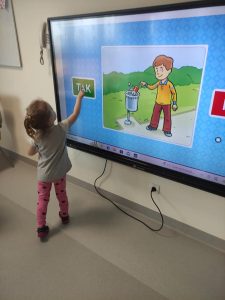 ZAJĘCIA NA TABLICY MULTIMEDIALNEJ O ZIEMI