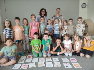 GRUPOWE ZDJĘCIE Z PANIĄ ANITĄ