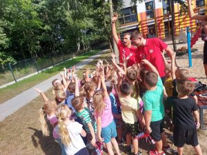 PRZYBIJANIE PIĄTEK Z PIŁKARZAMI RĘCZNYMI