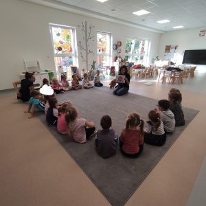 PANI OPOWIADA CZYM JEST DOGOTERPIA