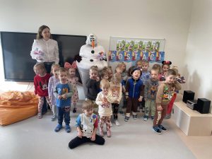 Wspólne zdjęcie z bałwankiem Olafem