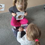 DZIECI OPOWIADAJĄ CO ROBI JEŻ
