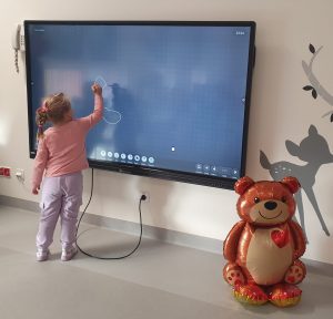 ZABAWY NA TABLICY MULTIMEDIALNEJ