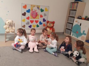 DZIECI ZE SWOIMI MISIAMI