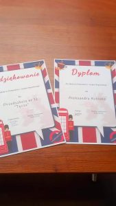Dwa dyplomy za udział w Olimpiadzie języka Angielskiego
