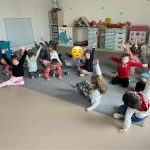 ĆWICZENIA Z ODDYCHANIEM NA DYWANIE