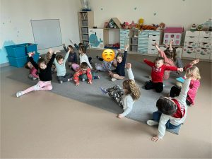 ĆWICZENIA Z ODDYCHANIEM NA DYWANIE