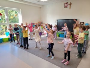 Zabawa ruchowa ze sportowcami