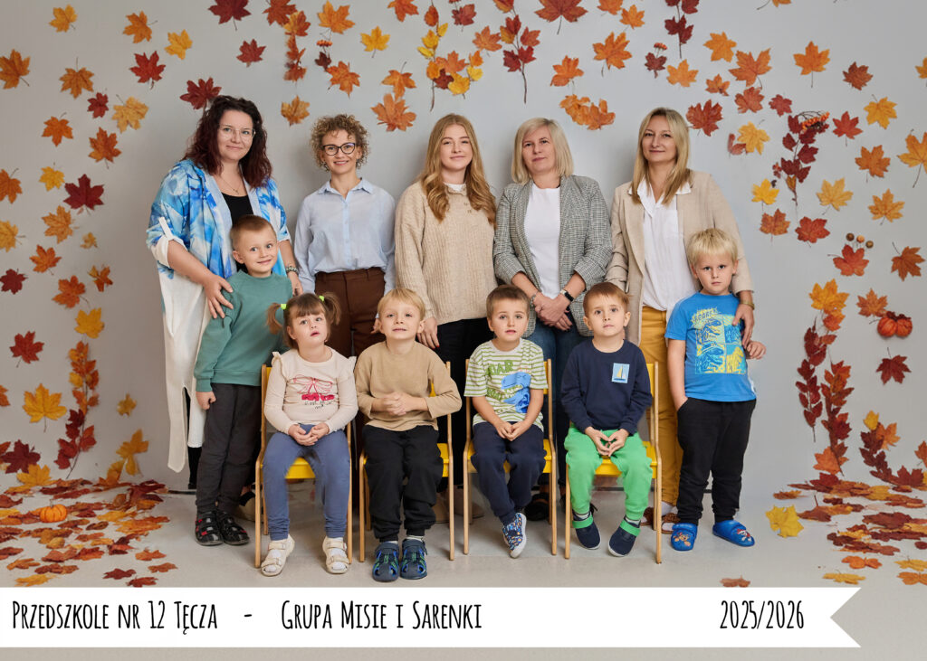 Dzieci i wychowawcy z grup Misie i Sarenki