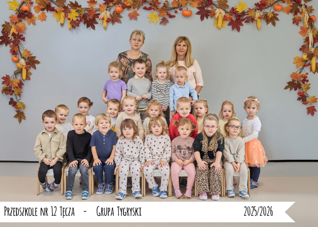 Dzieci i wychowawcy z grupy Tygryski