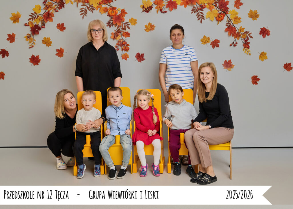 Dzieci i wychowawcy z grup Wiewiórki i Liski